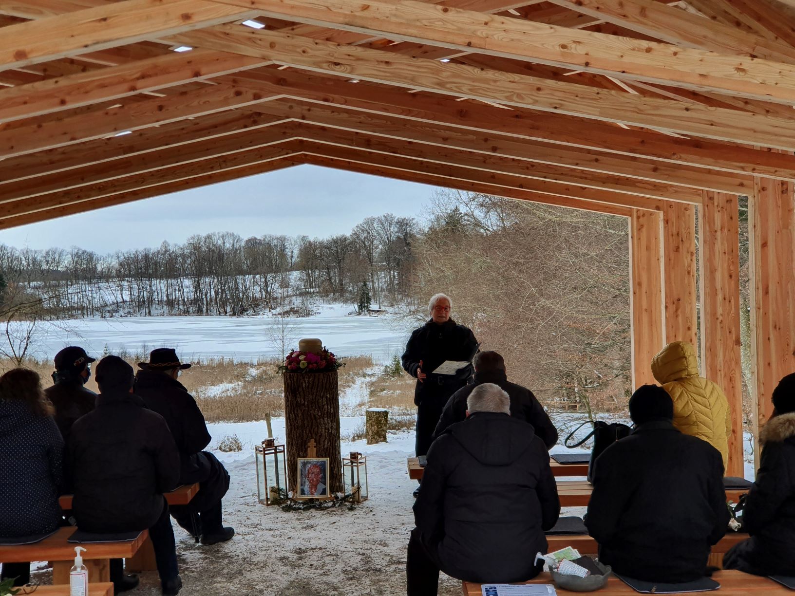 Eine freie Trauerrede im Bestattungswald Waldruh in Dietramszell durch die Trauerrednerin Landshut