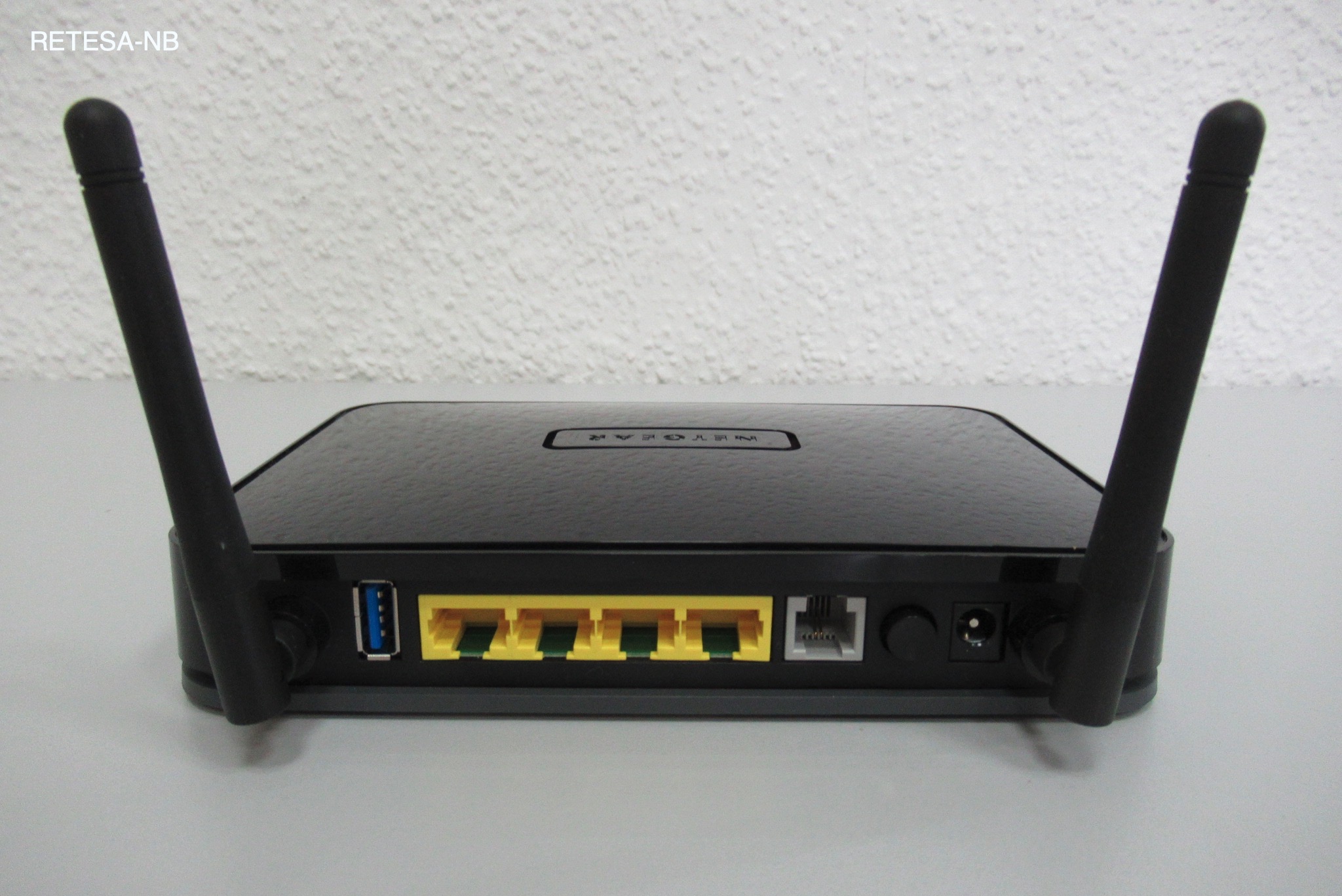 NetGear DSL-MODEM-Router DGN2200MB