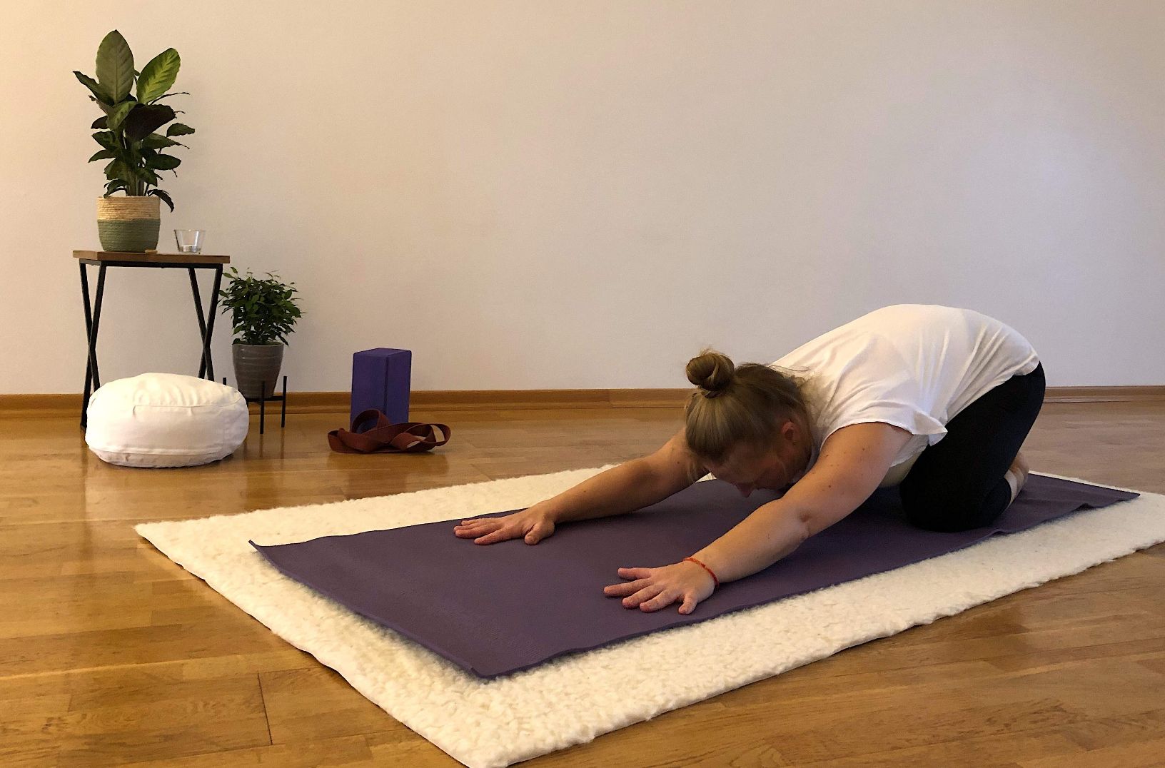 Yvonne von Wolkengrün macht sanftes Yoga in der Zen Shiatsu Schule Berlin