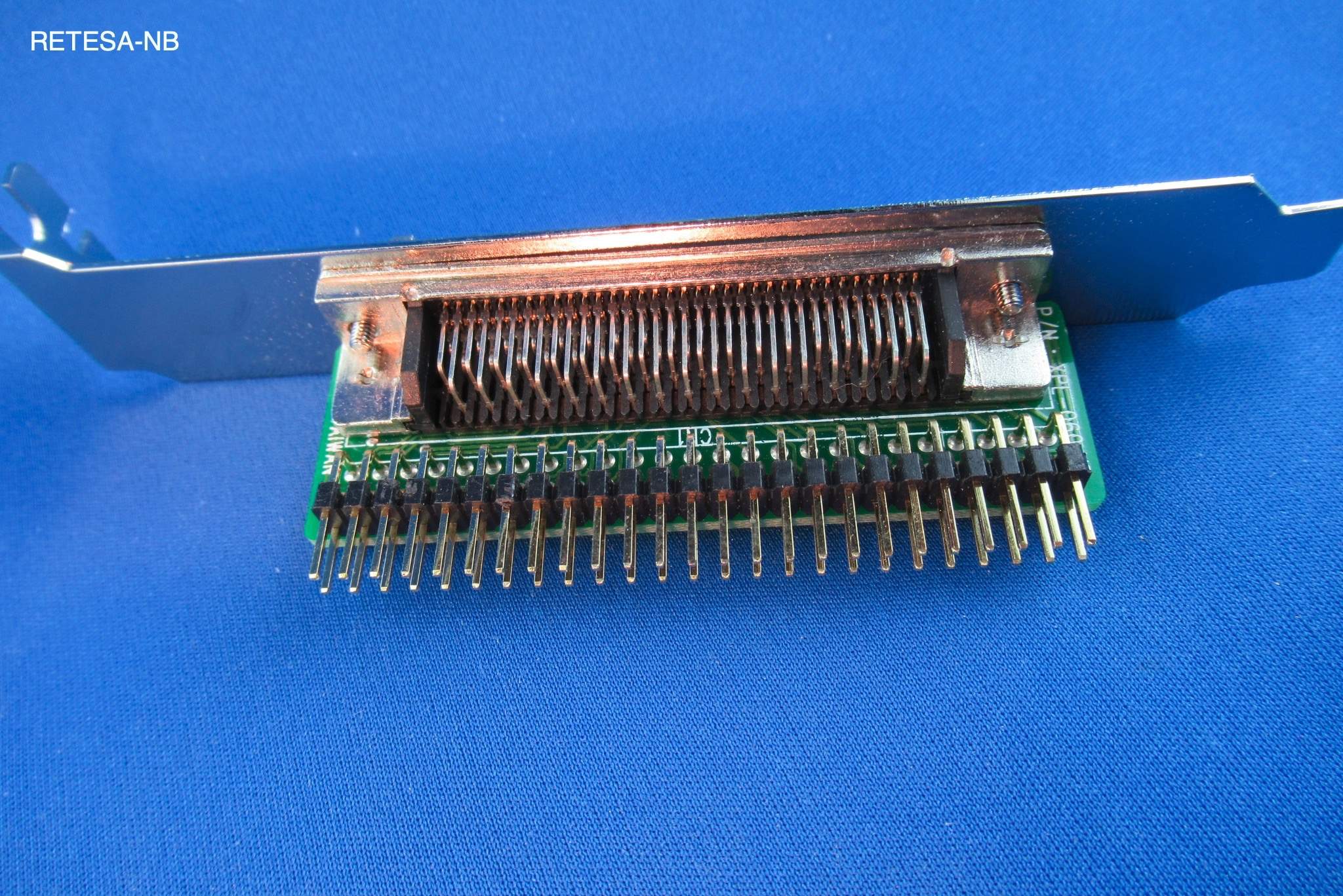 SCSI-Slotadapter: Slotblech mit 68pol. Mini-SubD-Buchse