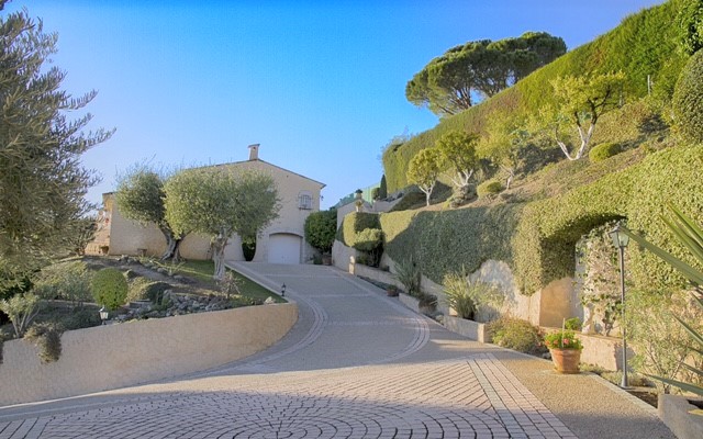 Villa_laroquette_Auffahrt_ Frankreich_Tusculumjpg