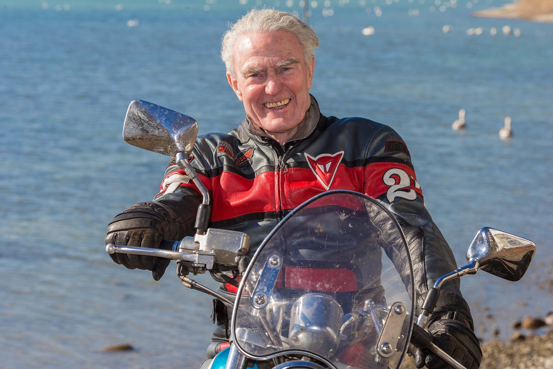 Fotograf Gesundheitswesen - Senior auf dem Motorrad
