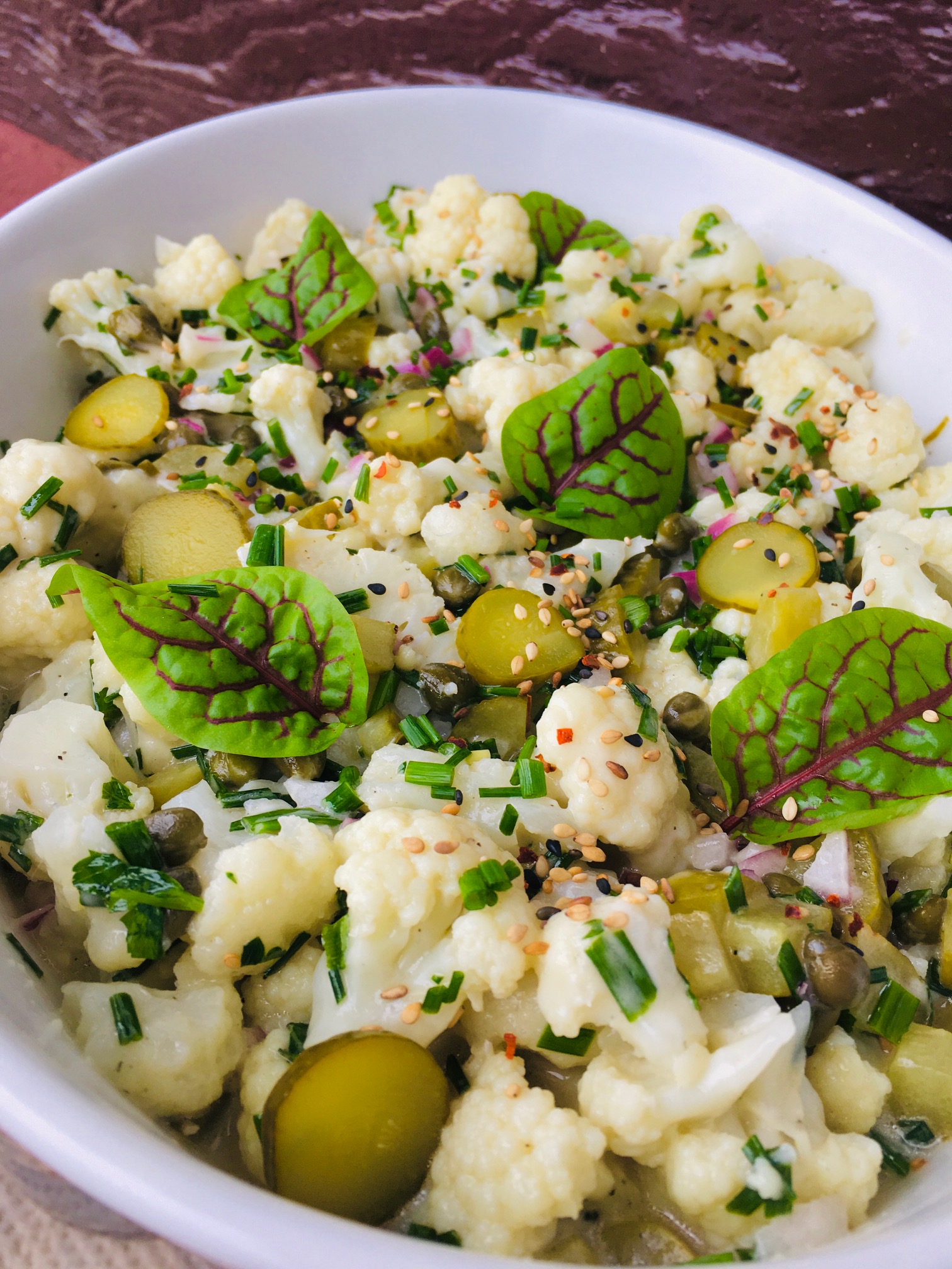 Blumenkohl-Salat mit Kapern, Schnittlauch und Blutampfer